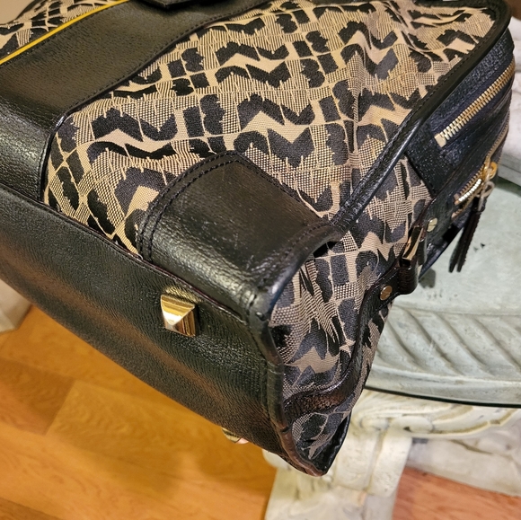 L.A.M.B. Oxford Logo 3 Compartment Zip Bag by Gwen Stefani #169 - Picture 14 of 17